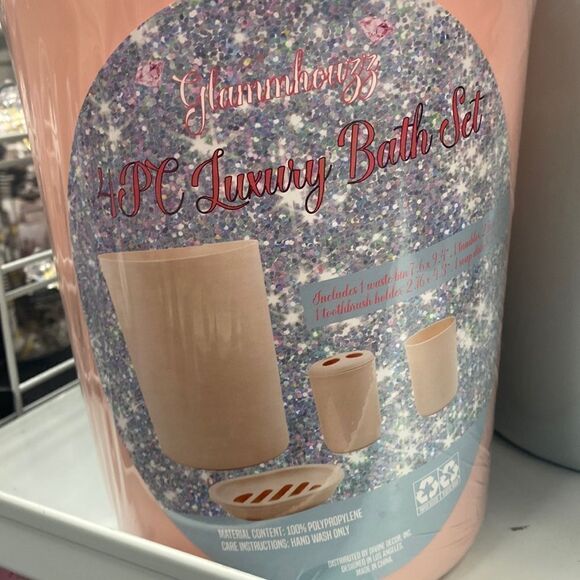 Other - 4 piece bath set ❤️